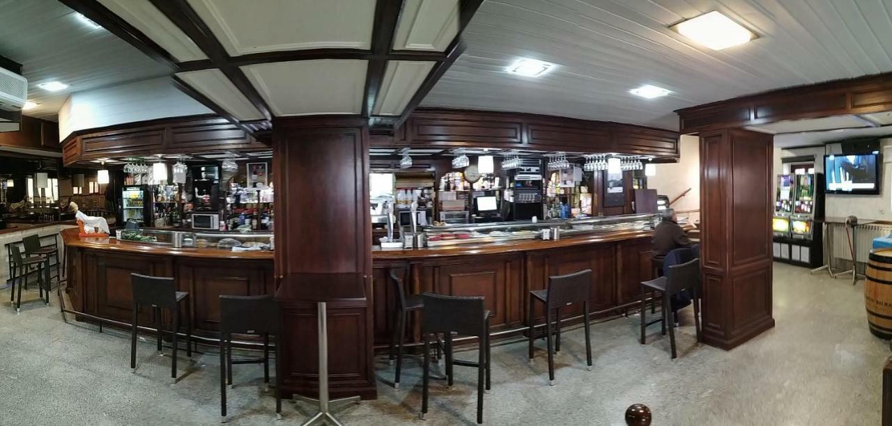 Hostal El Arco Almazán エクステリア 写真