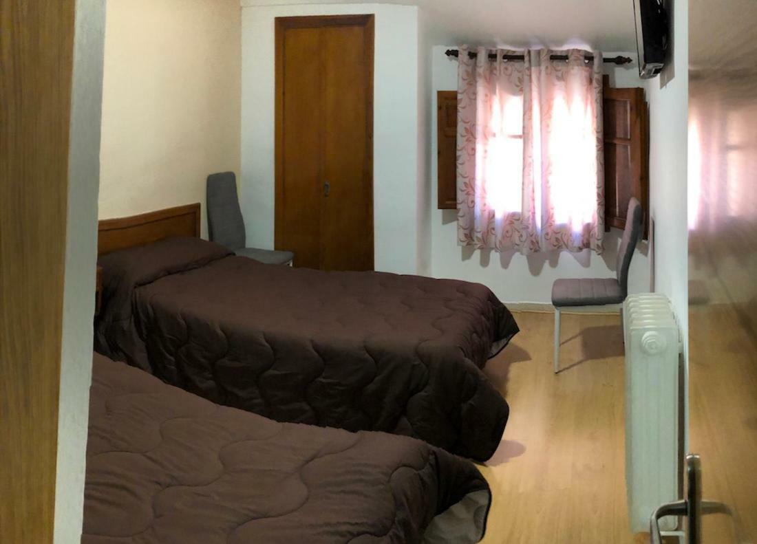 Hostal El Arco Almazán エクステリア 写真